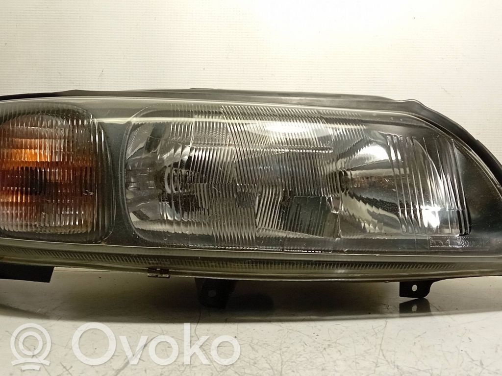 Volvo V70 Priekinis žibintas 