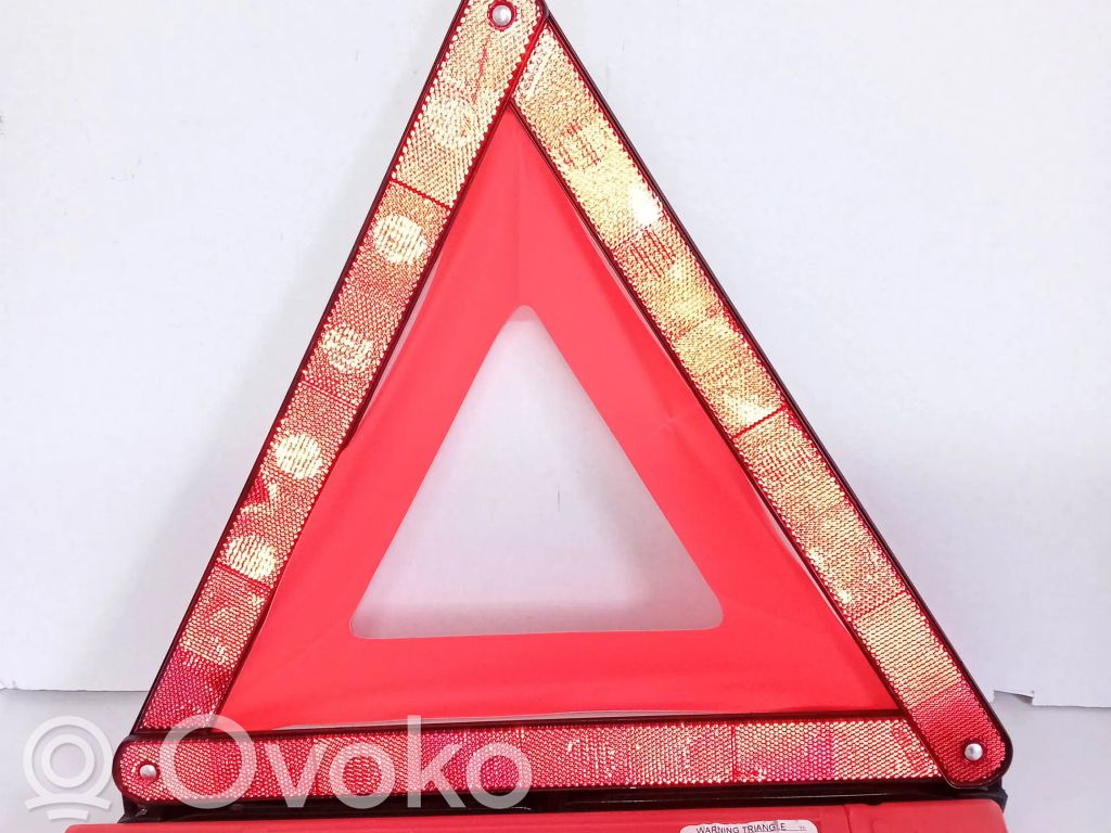 Toyota Prius (XW30) Avarinis ženklas 
