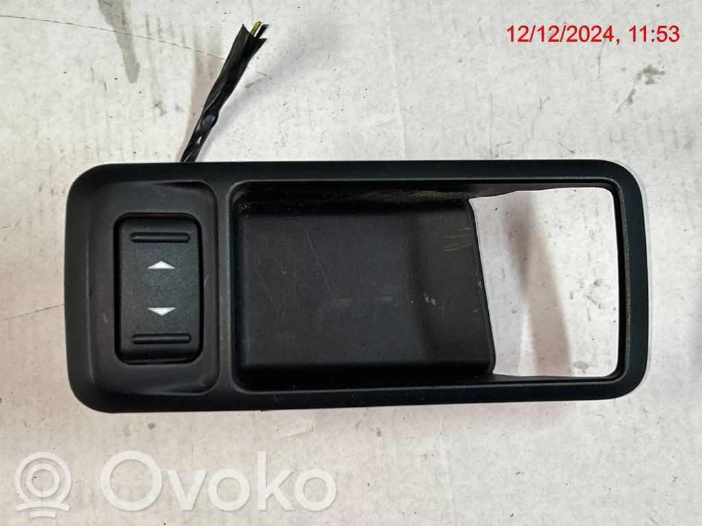 Ford C-MAX I Electric window control switch 