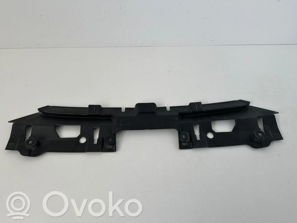 Audi e-tron Radiator mount bracket 