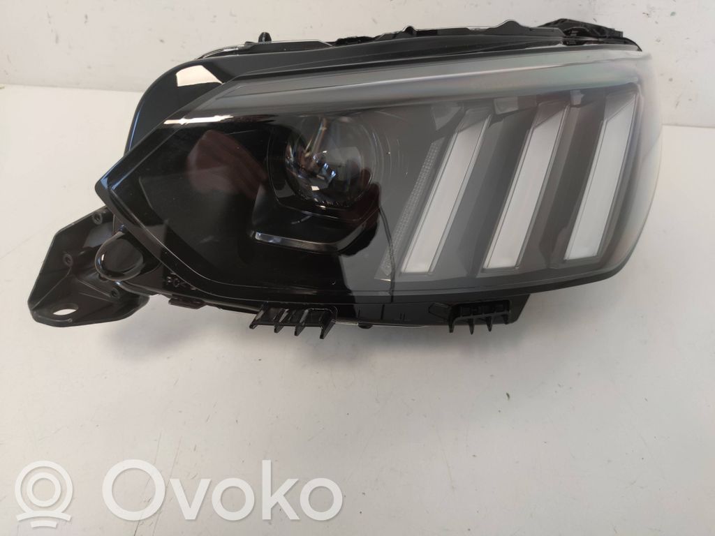 Peugeot 208 II Lampa przednia 