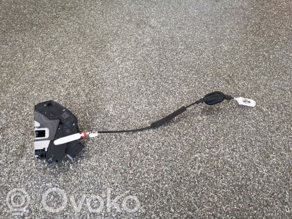 Priekšpusē slēdzene   AE8A5421813CF
