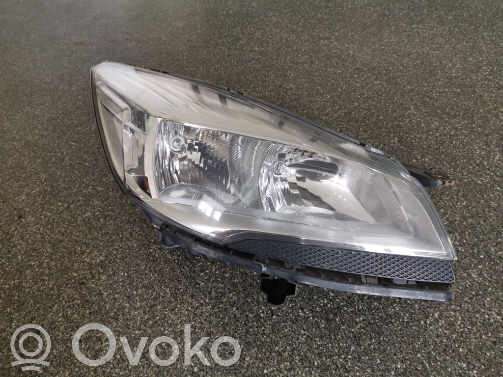 Ford Kuga II Scheinwerfer 