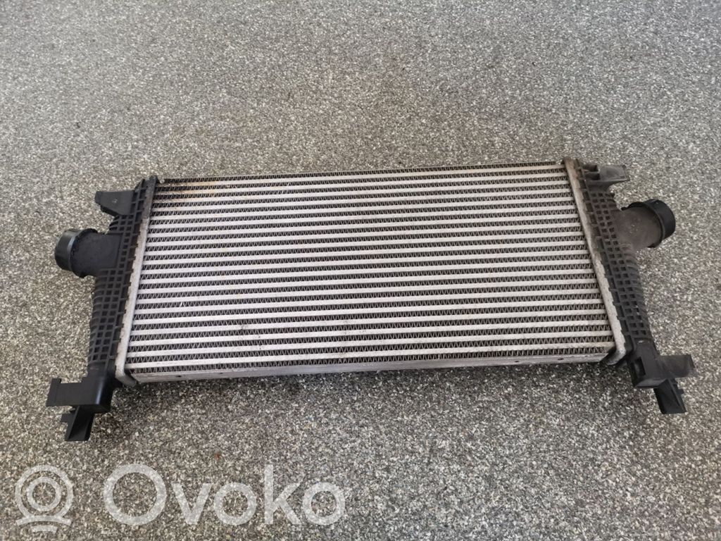 Opel Astra J Interkūlerio radiatorius 