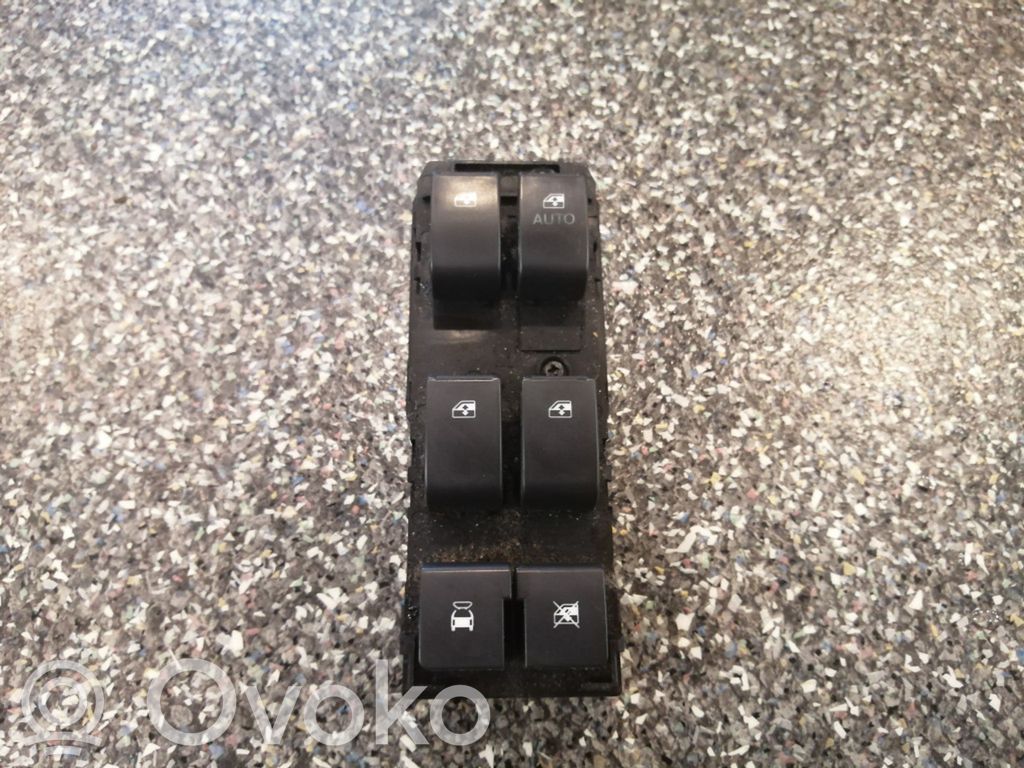 Chevrolet Captiva Elektrisko logu slēdzis 
