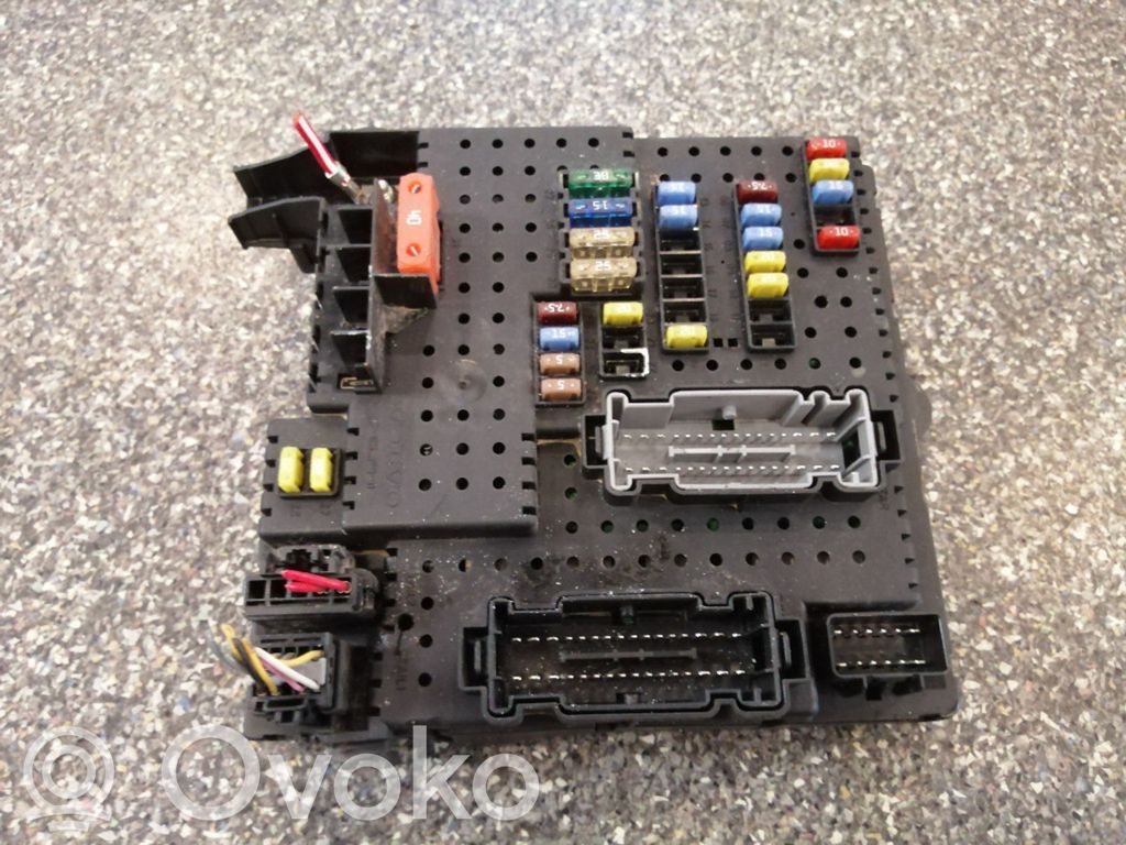 Volvo V70 Fuse module 