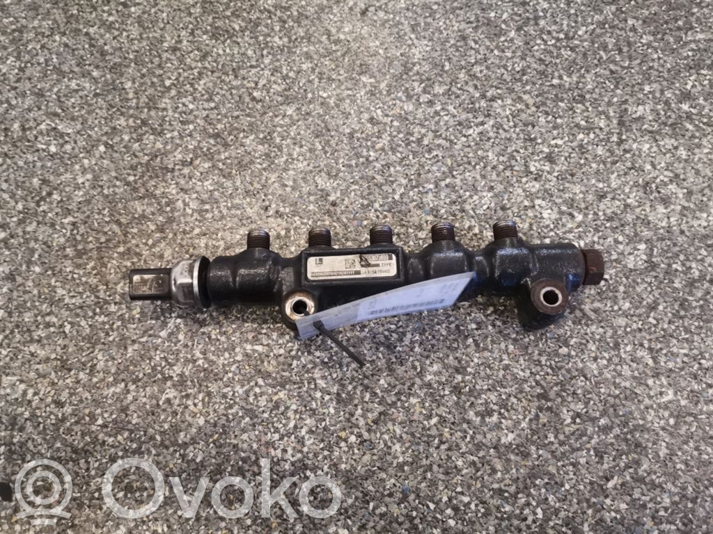Suzuki Liana Kraftstoffverteiler Einspritzleiste Verteilerrohr 