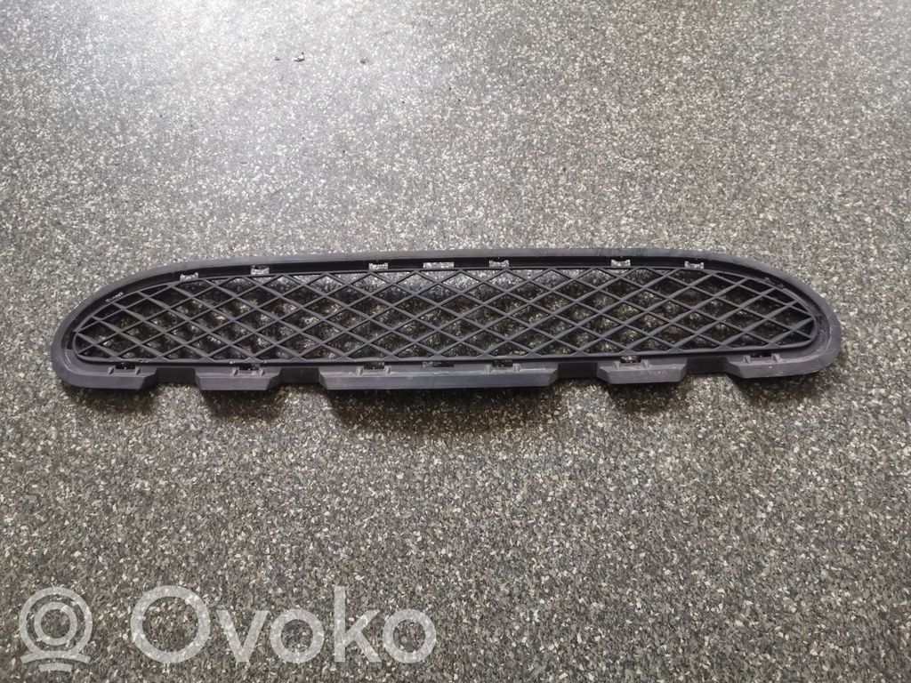 Mercedes-Benz C W203 Kratka dolna zderzaka przedniego 