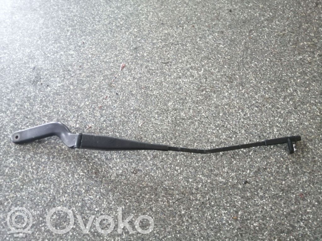 Ford Focus C-MAX Brazo del limpiaparabrisas delantero 