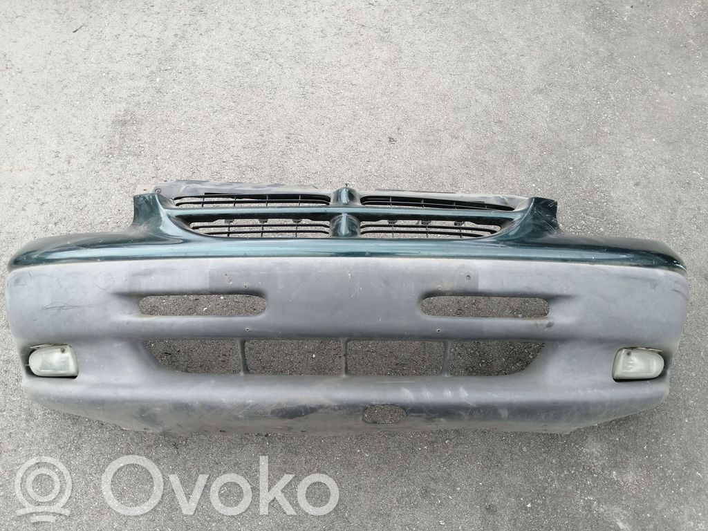 Chrysler Voyager Priekinis bamperis 