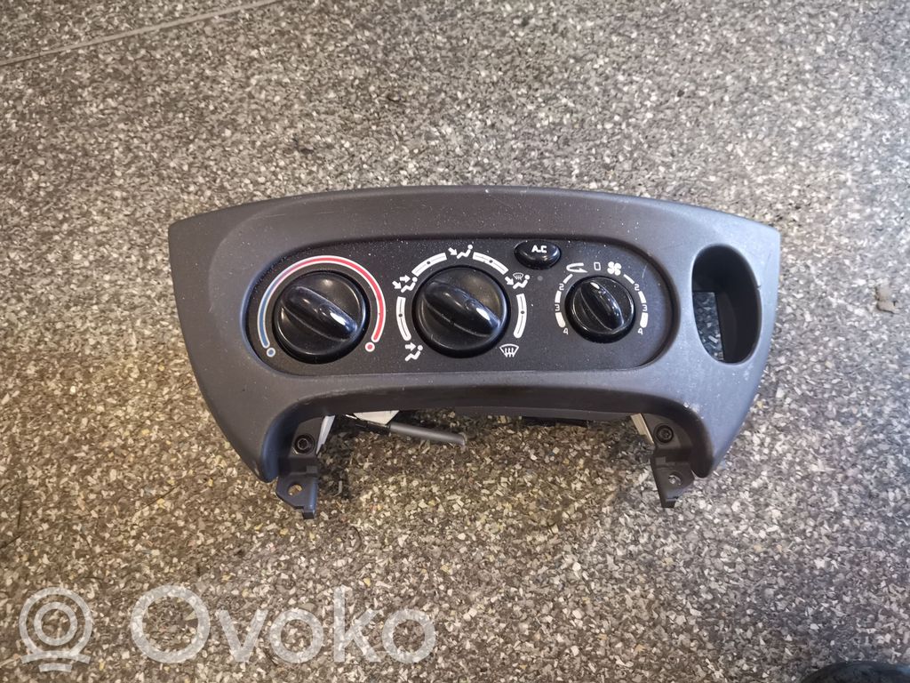 Renault Scenic I Climate control unit 