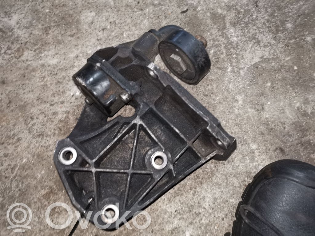 BMW 7 E65 E66 Generator/alternator bracket 