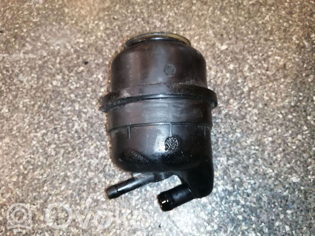 Audi A6 S6 C6 4F Ohjaustehostimen nestesäiliö 