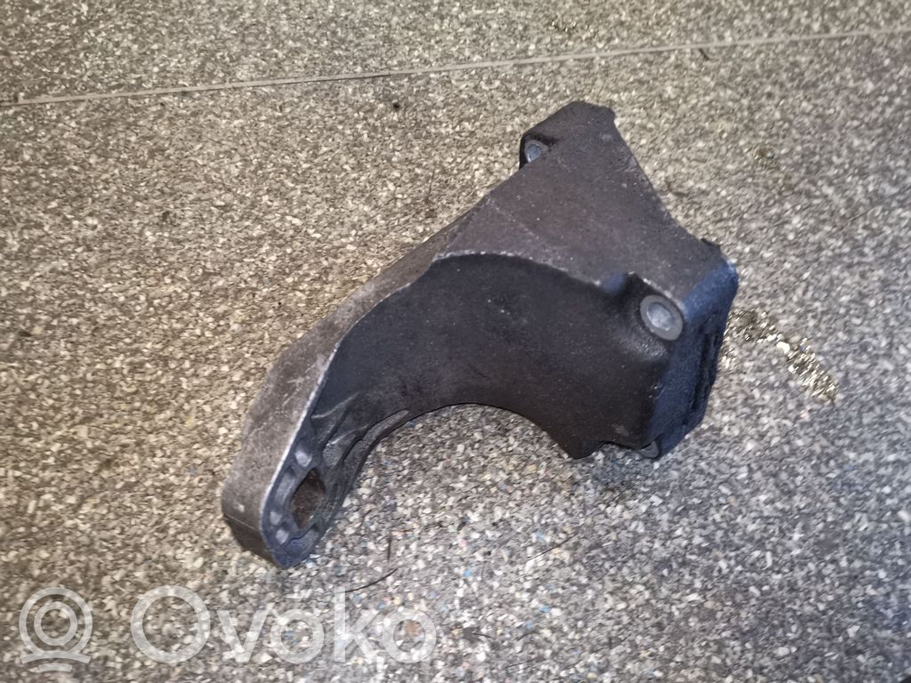 Audi A6 S6 C4 4A Engine mounting bracket 