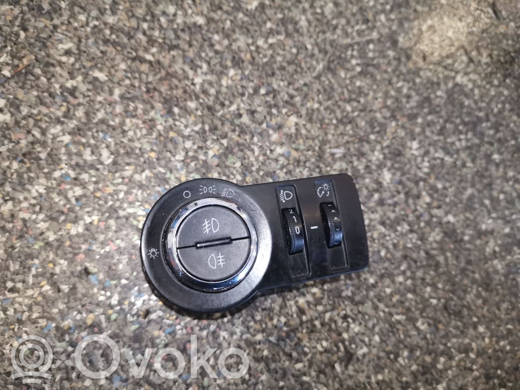 Chevrolet Orlando Light switch 