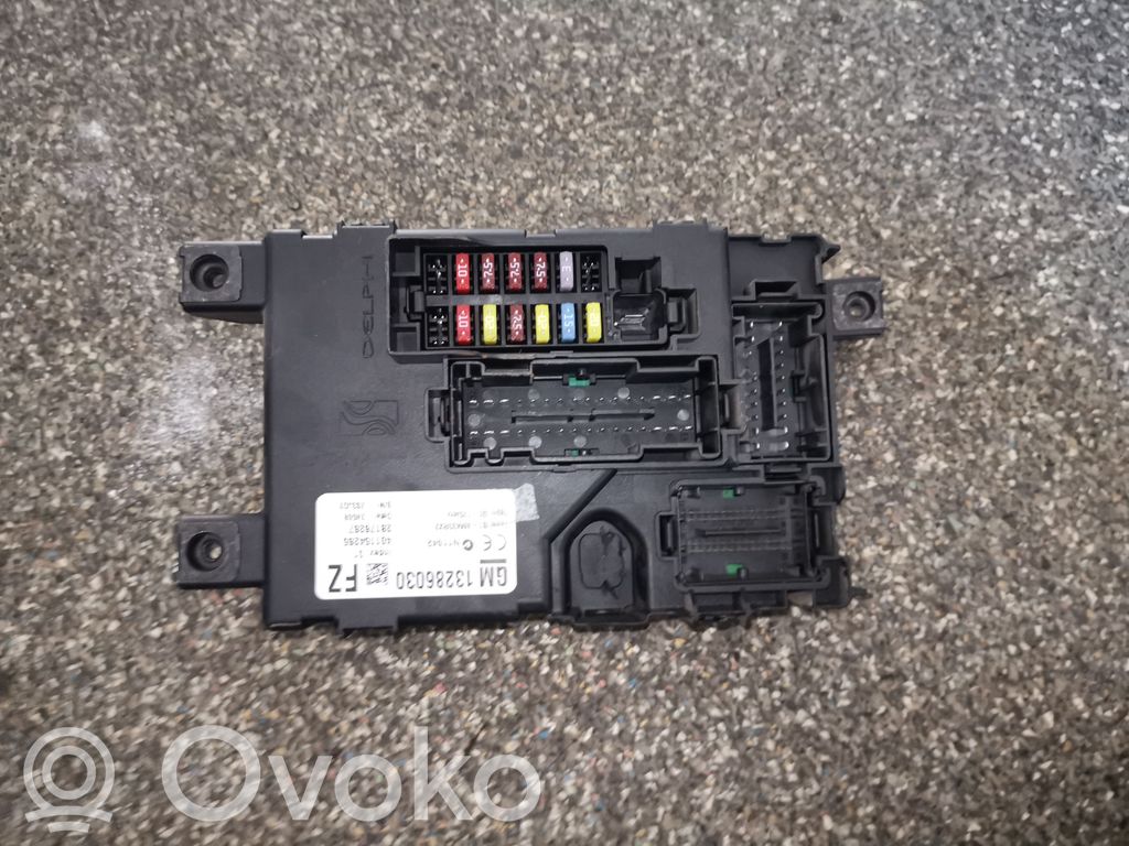 Opel Corsa D Drošinātāju bloks 