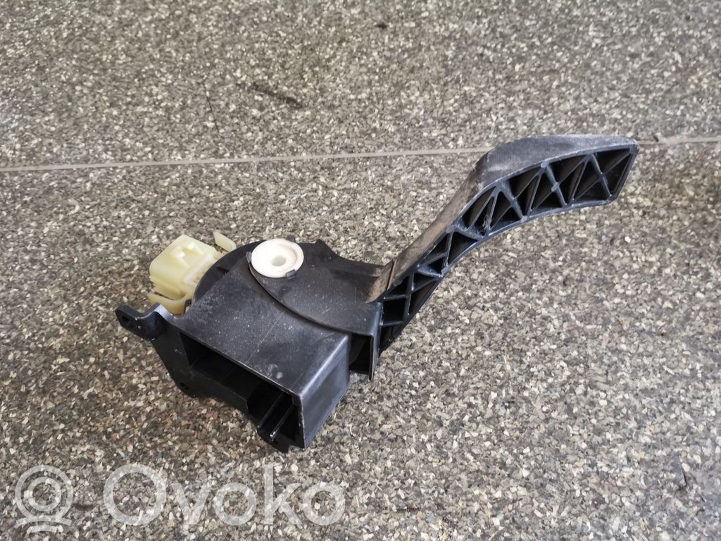 Akceleratoriaus pedalas   2M519F836AC