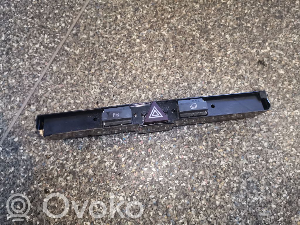 Opel Zafira B Botón interruptor de luz de peligro 