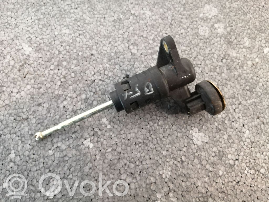 Volkswagen PASSAT B5.5 Główny cylinder sprzęgła 