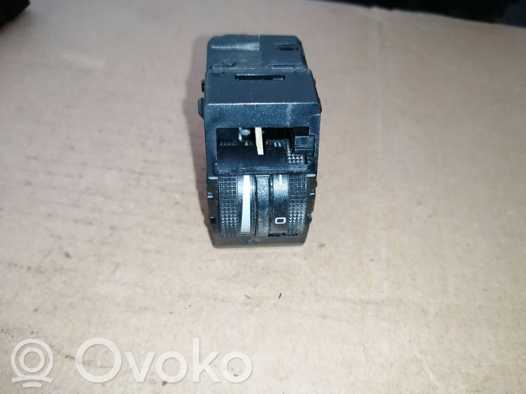 Headlight level height control switch   4B0919094A