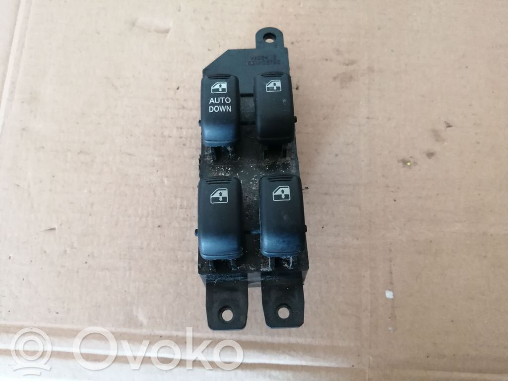 Hyundai Santa Fe Electric window control switch 