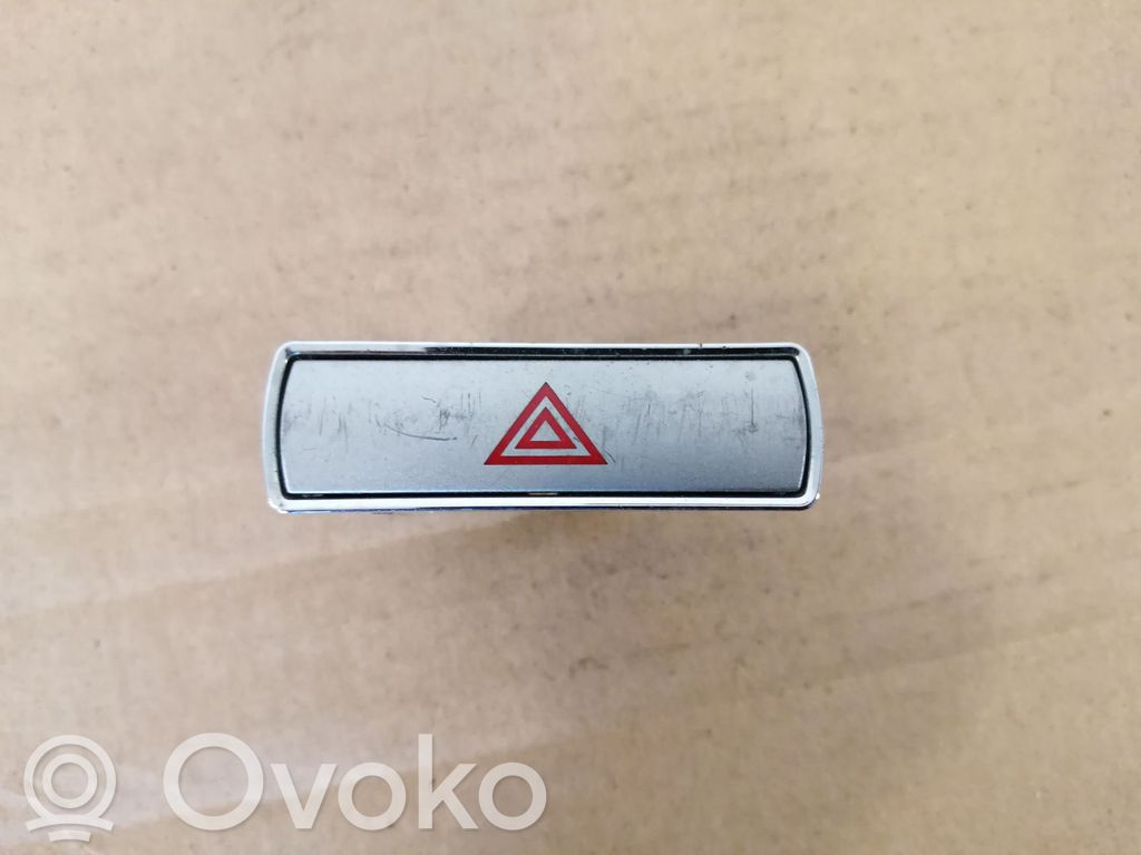 Ford Mondeo Mk III Przycisk świateł awaryjnych 