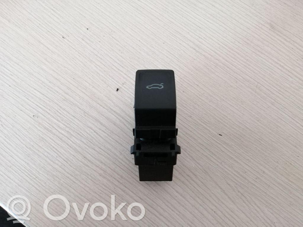 Volkswagen PASSAT B7 USA Tailgate opening switch 