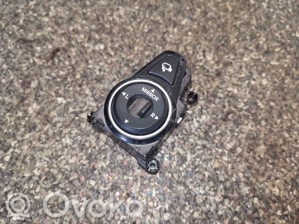 Hyundai i40 Wing mirror switch 