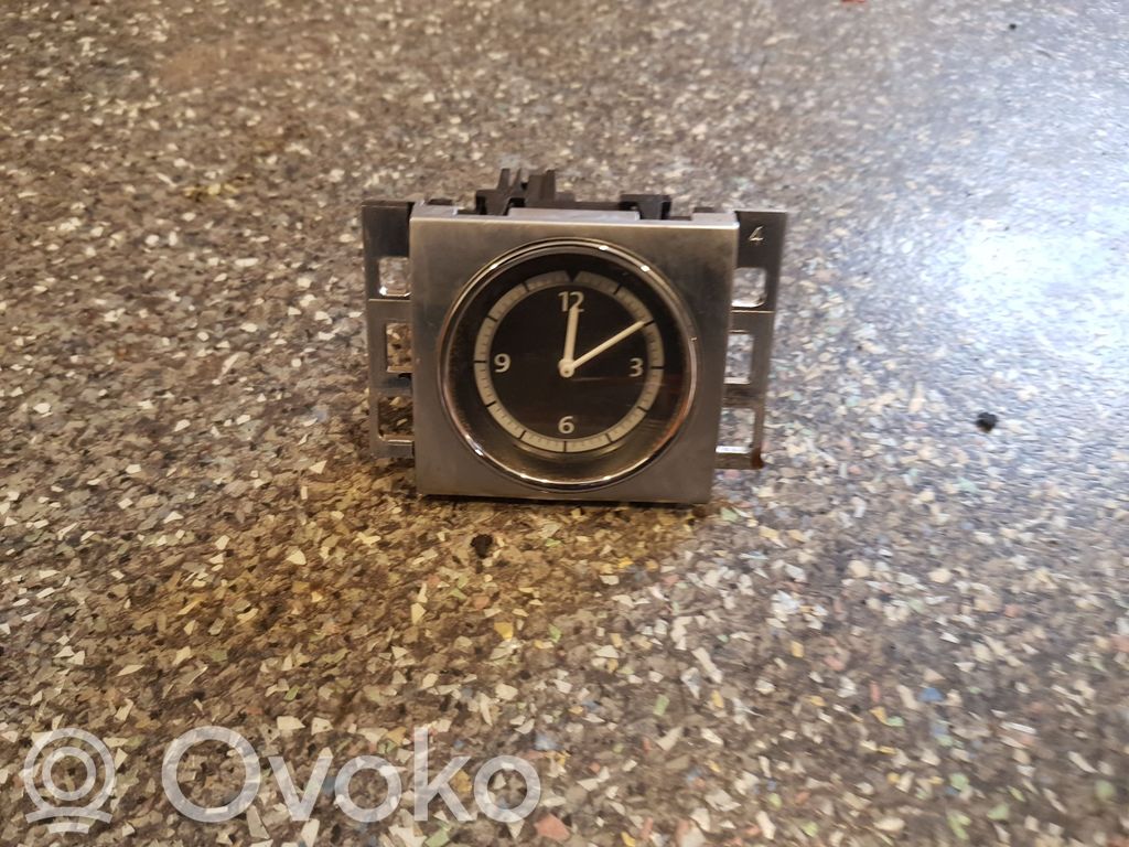 Volkswagen PASSAT CC Reloj 