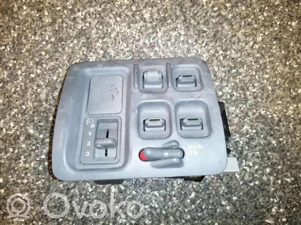 Honda CR-V Hazard light switch 