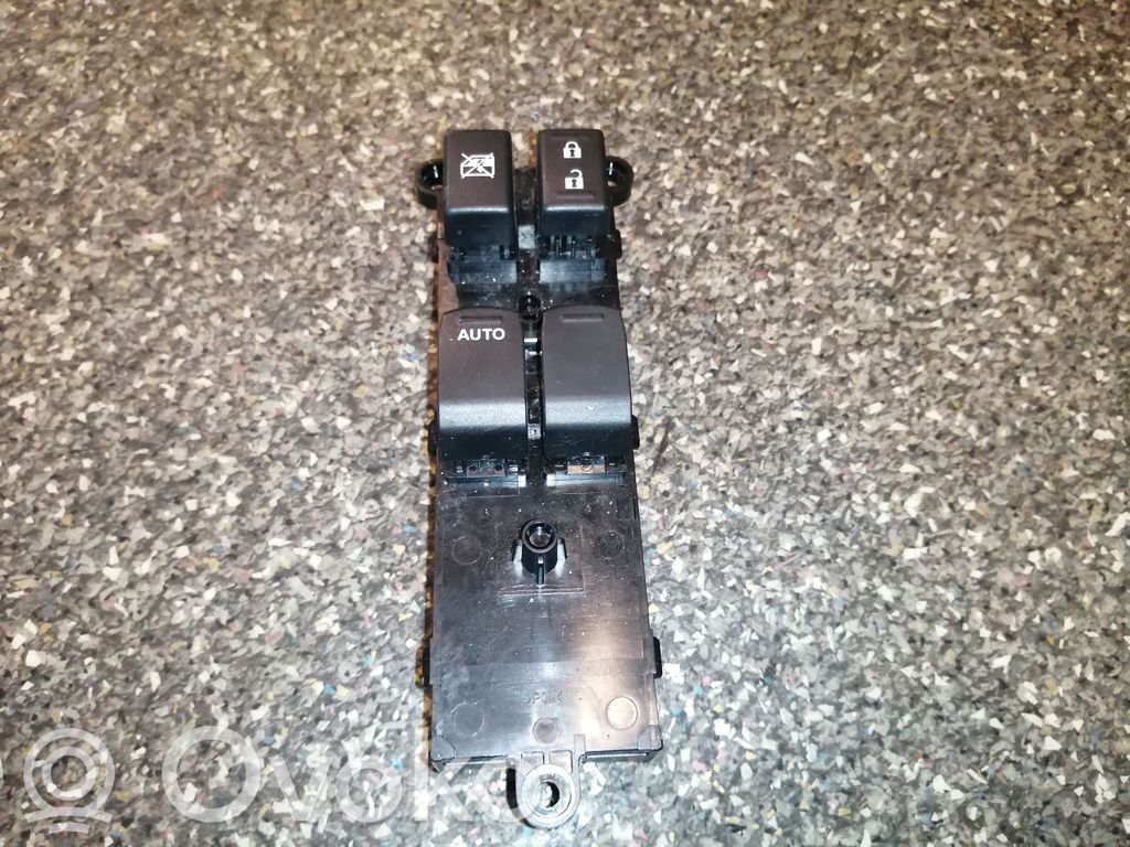 Electric window control switch   84M0