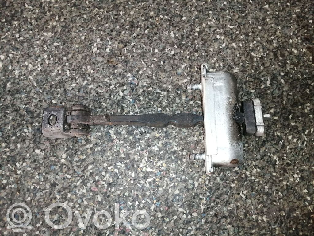 Opel Corsa D Etuoven pidätin 