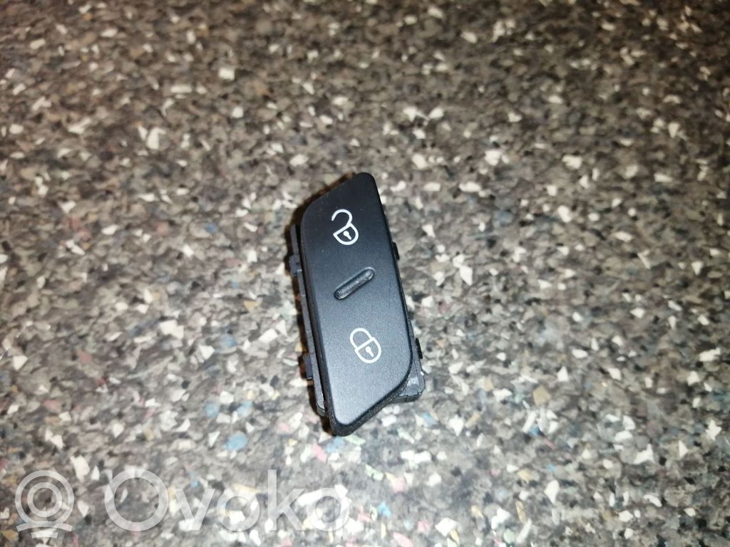 Volkswagen PASSAT CC Central locking switch button 