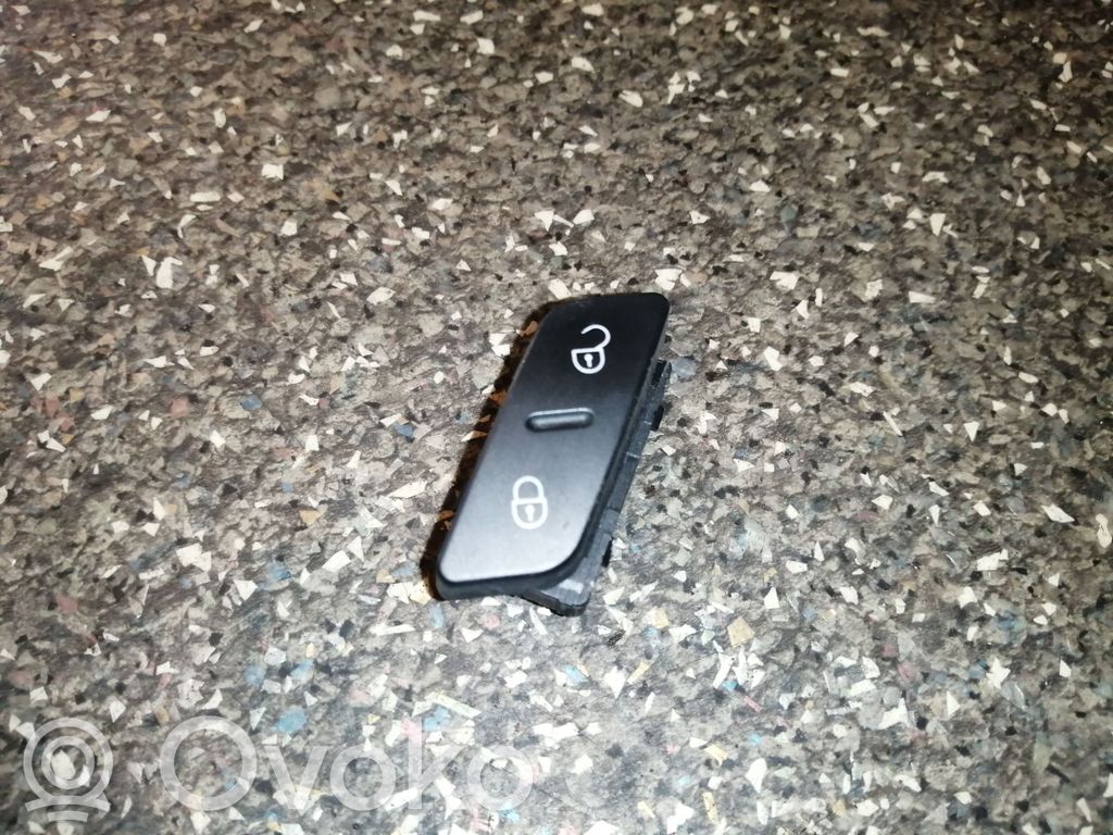 Volkswagen PASSAT CC Central locking switch button 