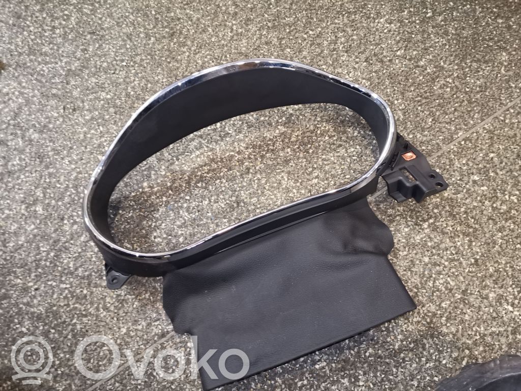 Buick Encore I Moldura del panel 