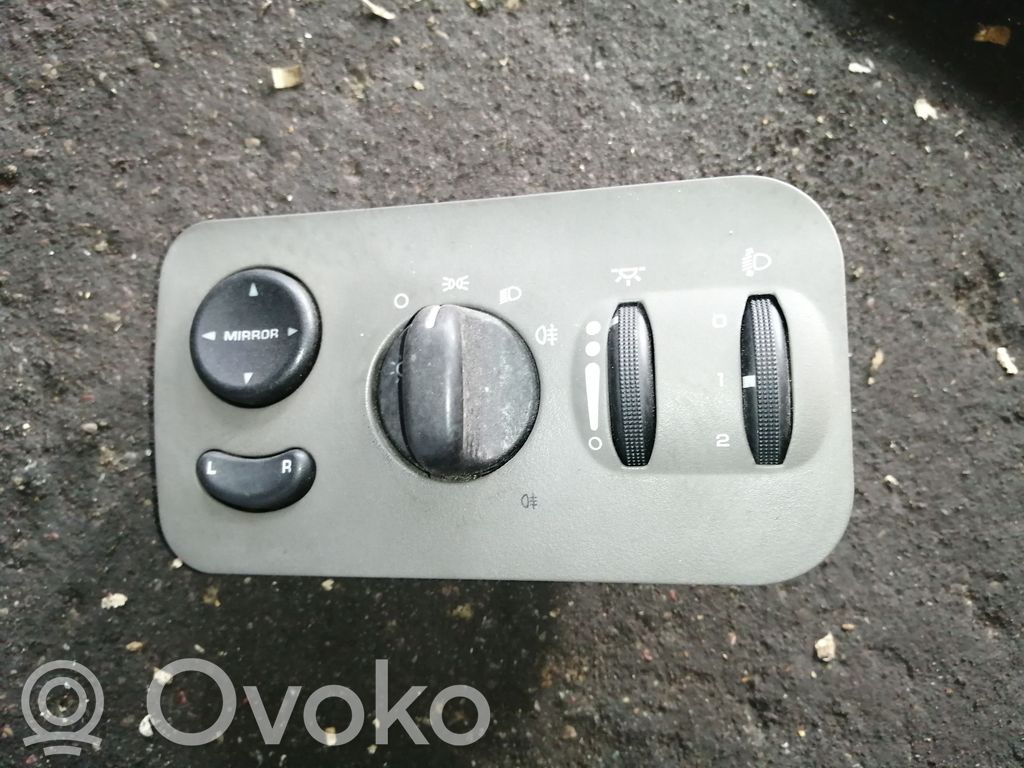 Chrysler Voyager Light switch 