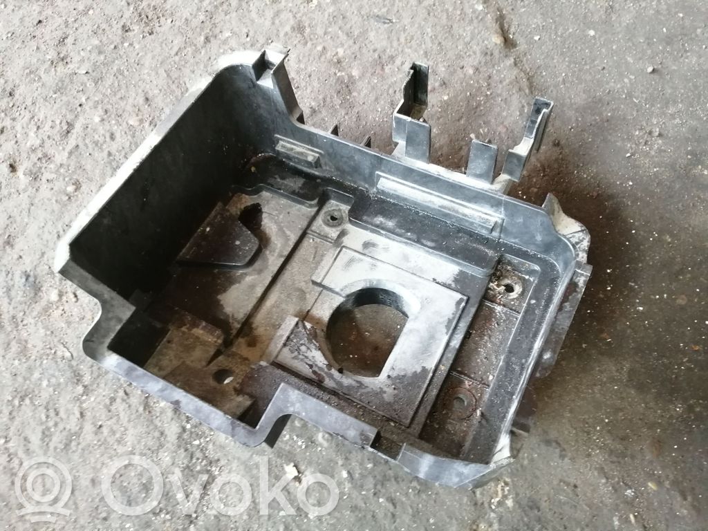 Saab 9-5 Akumulatora nostiprināšanas pamatne 