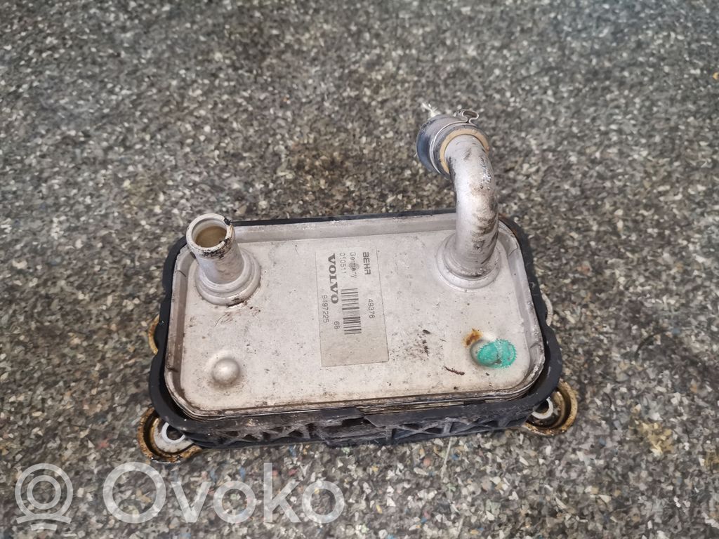 Volvo S60 Oil filter mounting bracket 