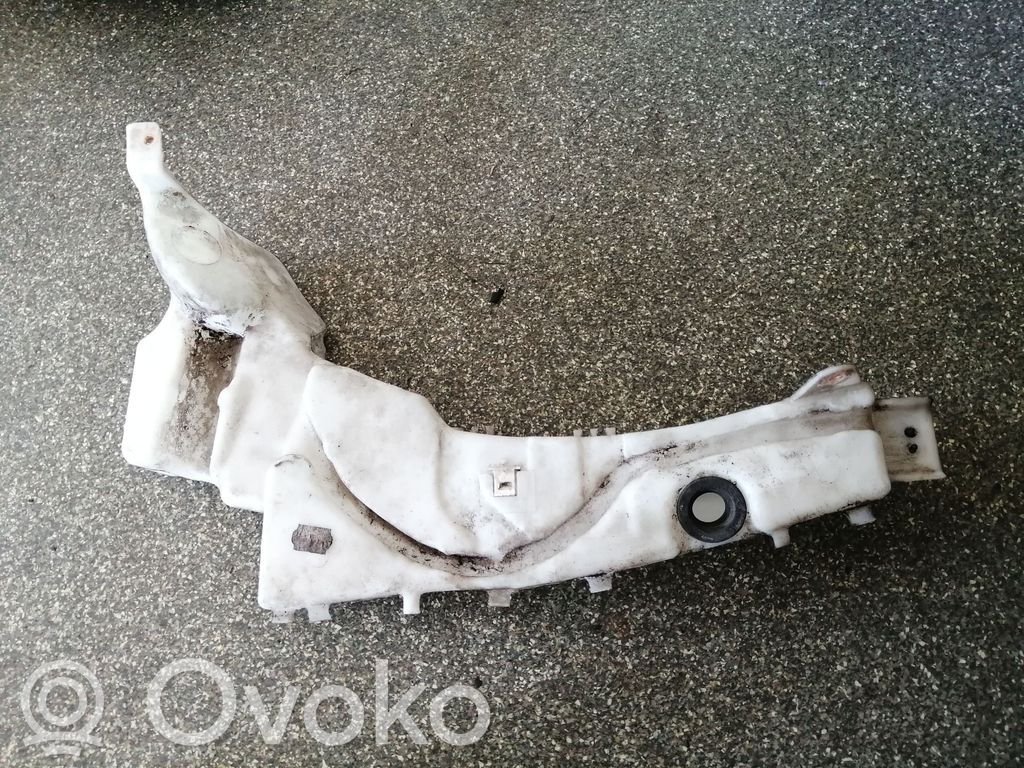 Ford Focus Windshield washer fluid reservoir/tank 