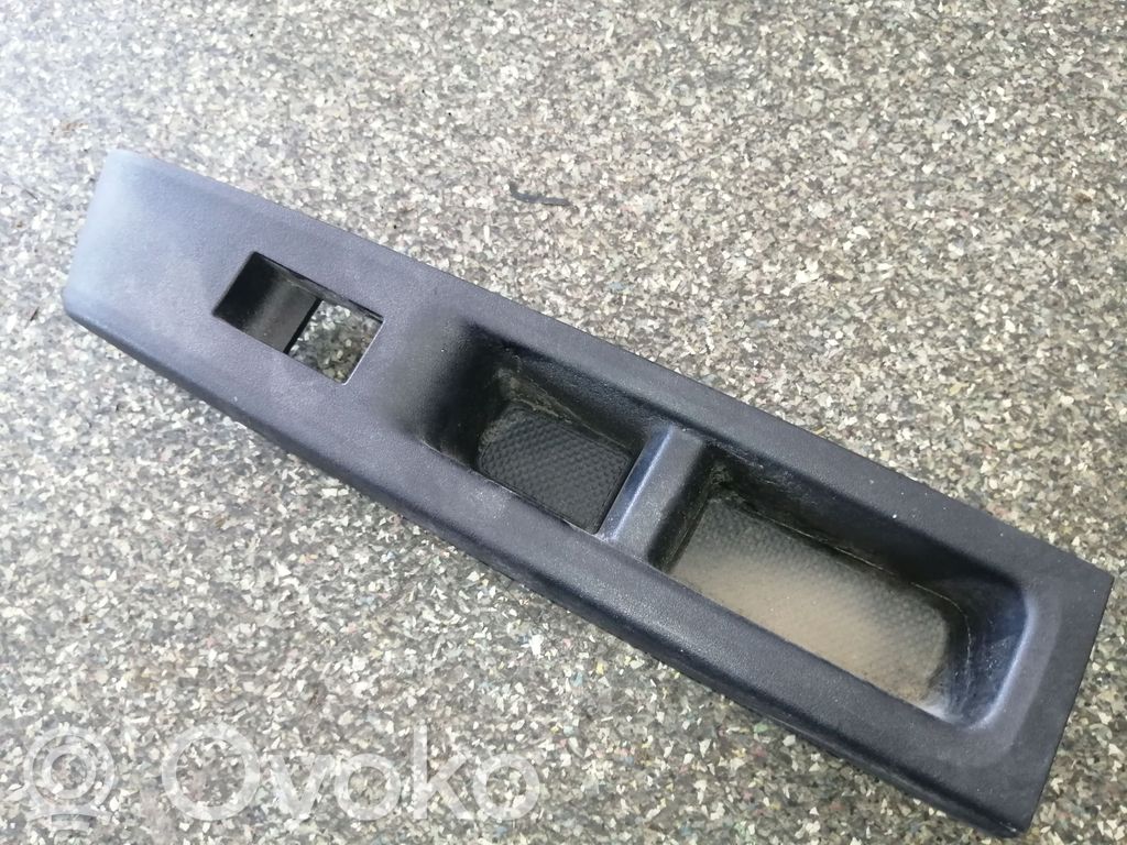 Toyota Yaris Front door window switch trim 