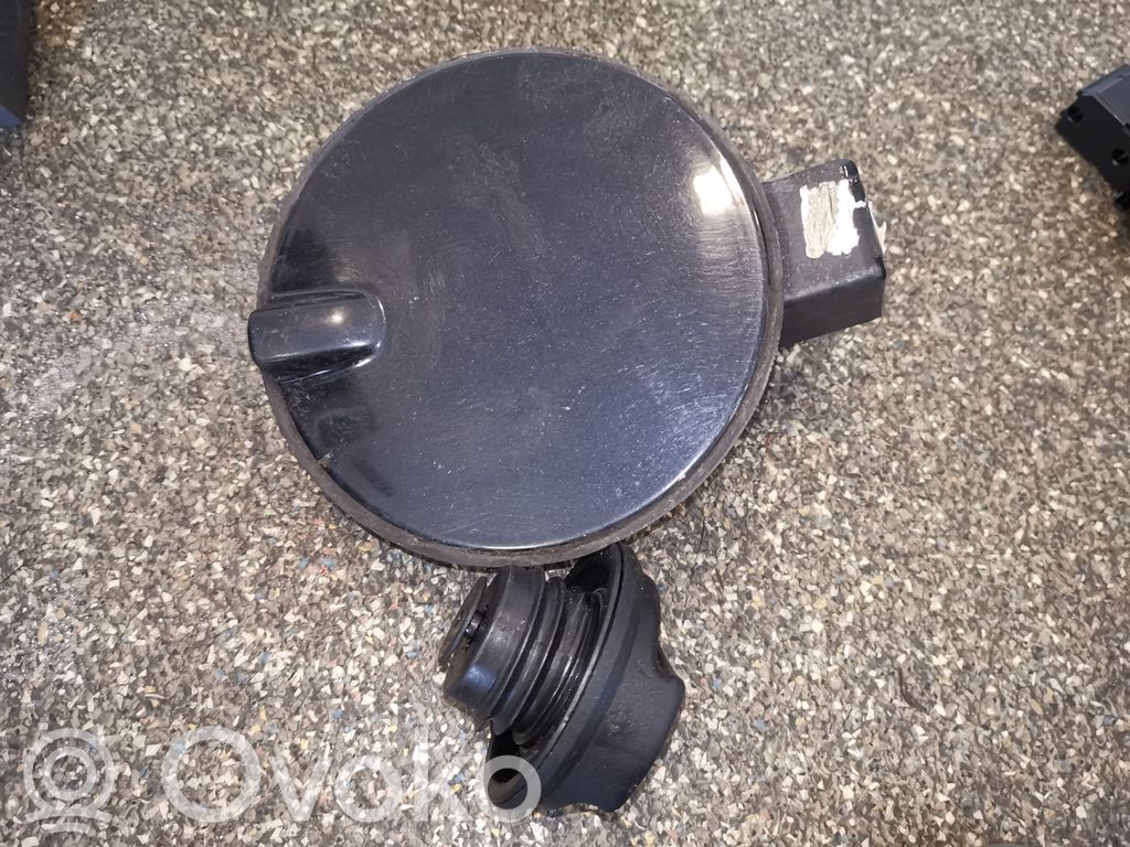 Opel Zafira B Klapka wlewu paliwa 