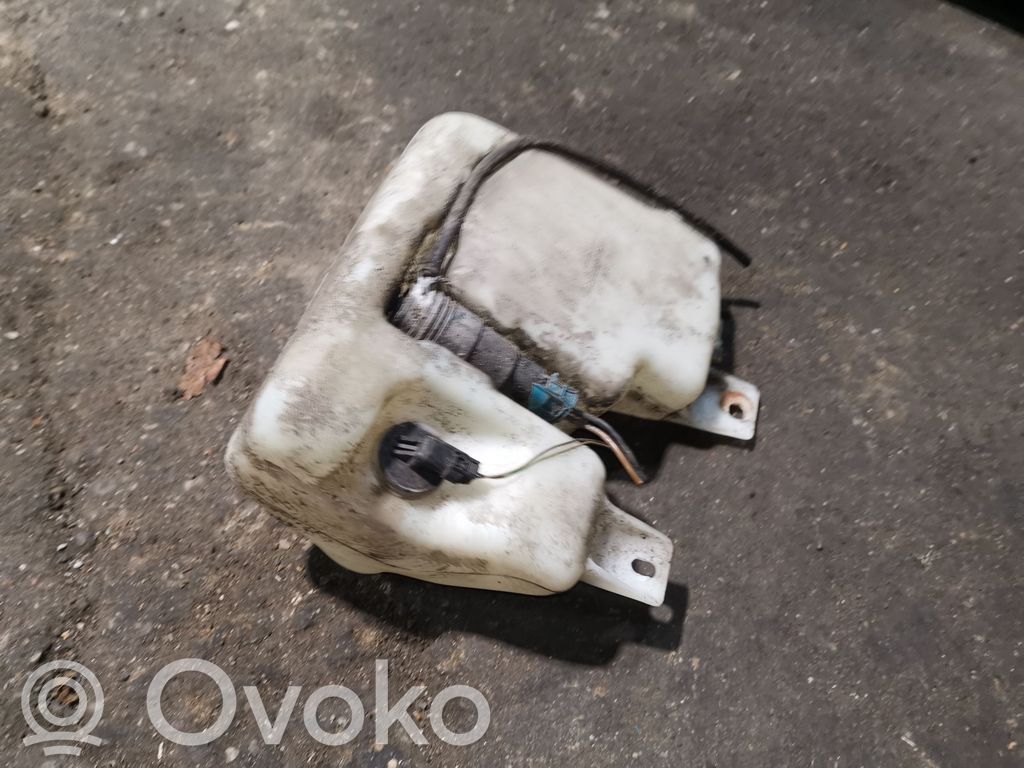 BMW 7 E38 Langų skysčio bakelis 