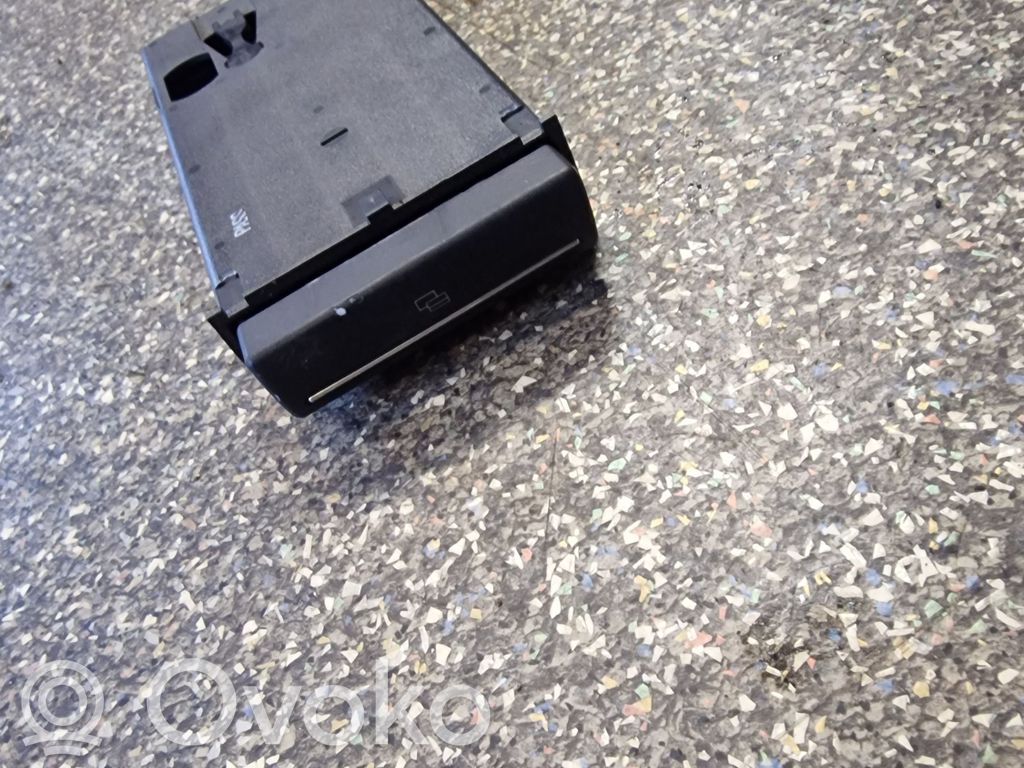Audi A3 S3 8P Dashboard storage box/compartment 