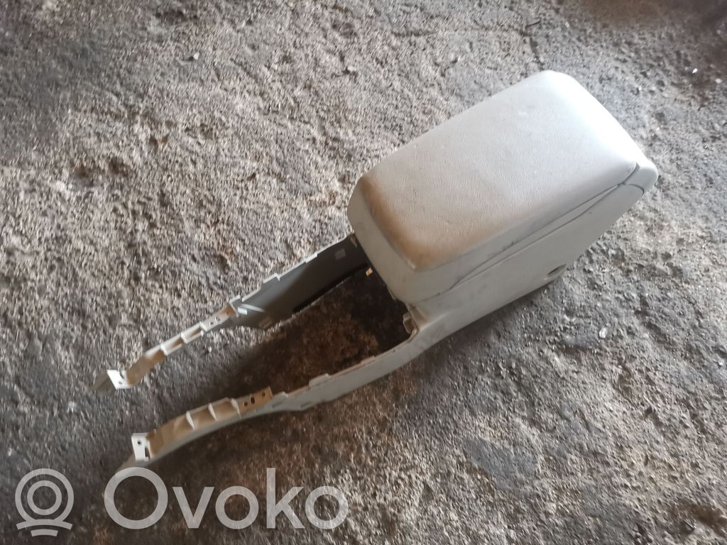 Subaru Outback Elkoņa balsts 