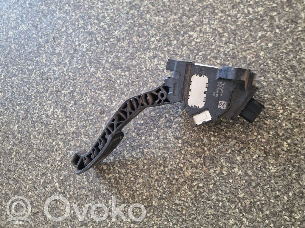 Toyota Yaris Pedał gazu / przyspieszenia 