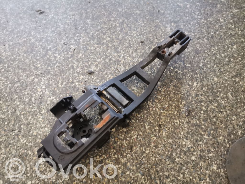 Ford Focus Front door exterior handle/bracket 