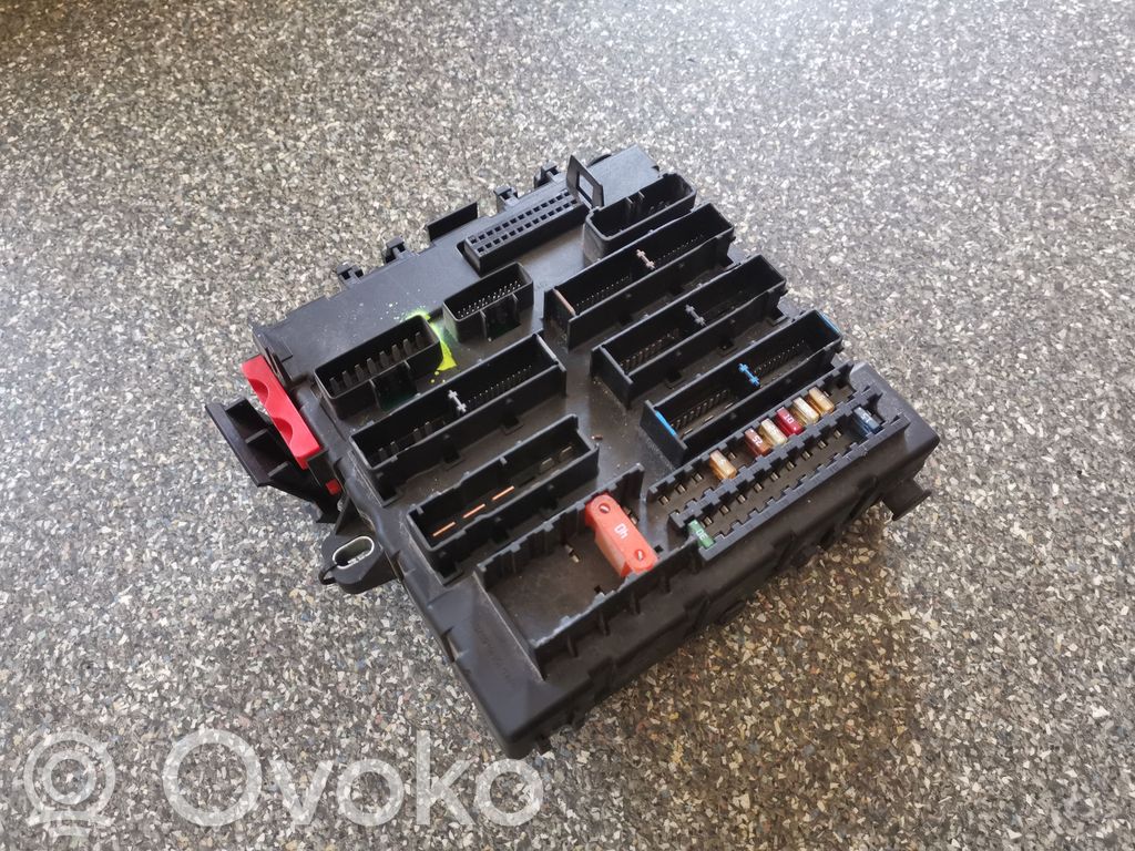 Opel Signum Saugiklių blokas 
