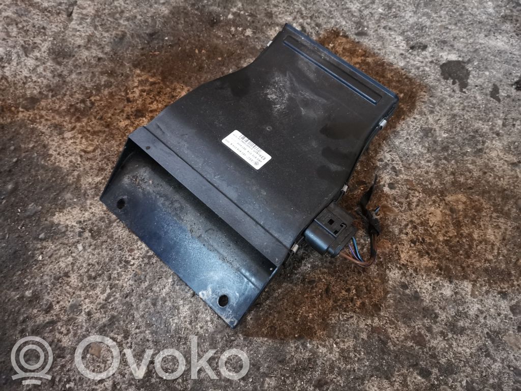 Audi A8 S8 D3 4E Elektrinis salono pečiuko radiatorius 
