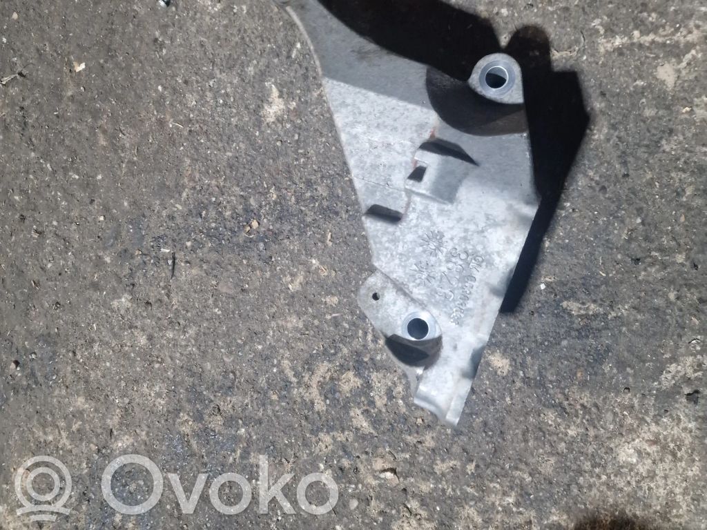 Buick Encore I Engine mounting bracket 