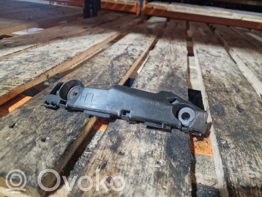 Front bumper mounting bracket   GS1D500U1